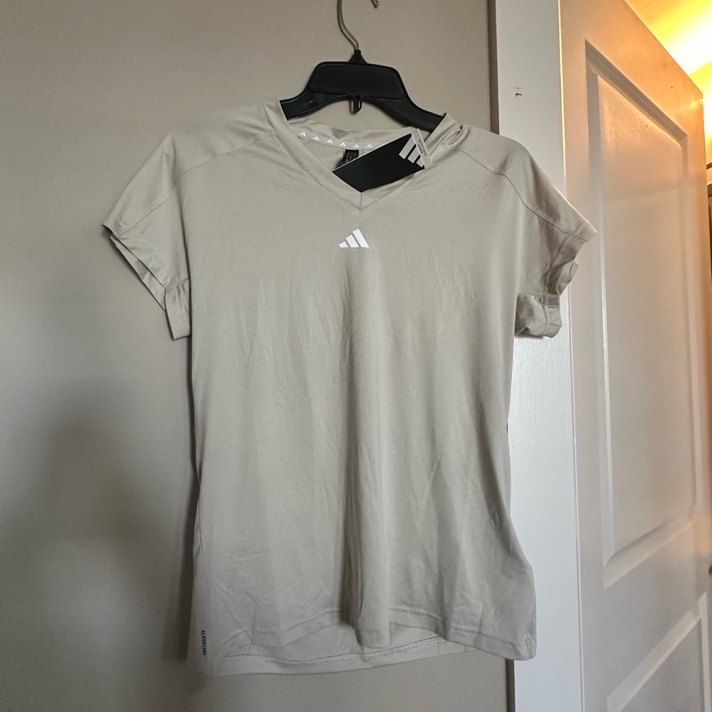 Adidas women’s activewear T-shirt - small - NWT